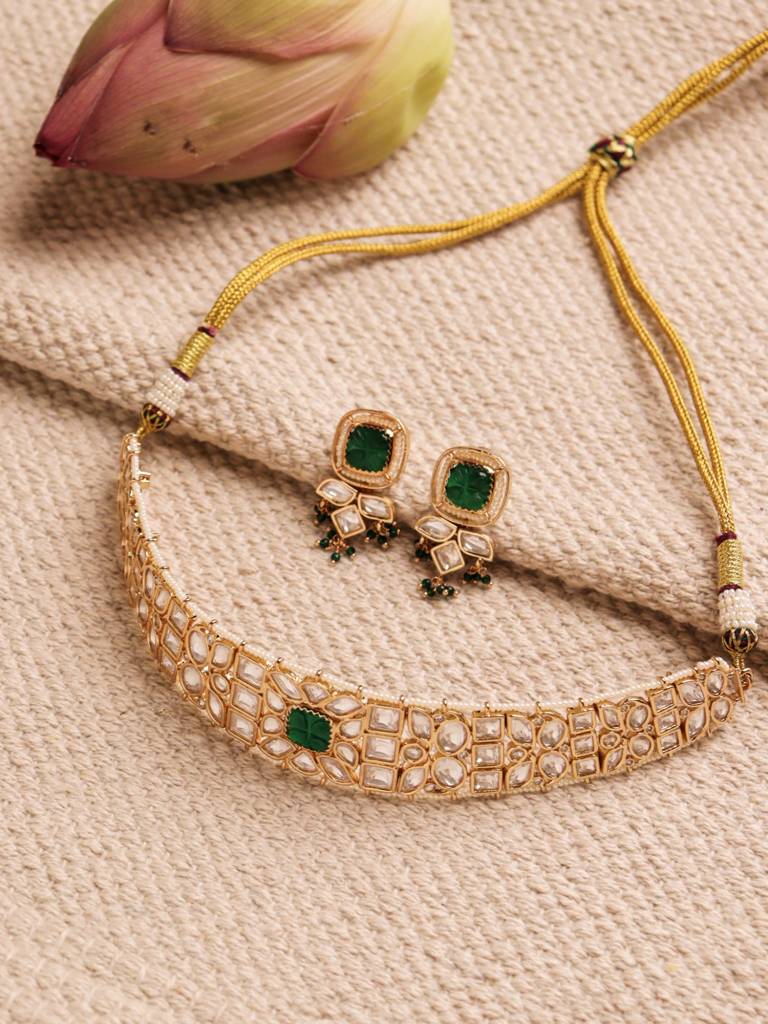 Tashvi Emerald Enchantment: Polki Choker Set In Lush Green : WFSE82