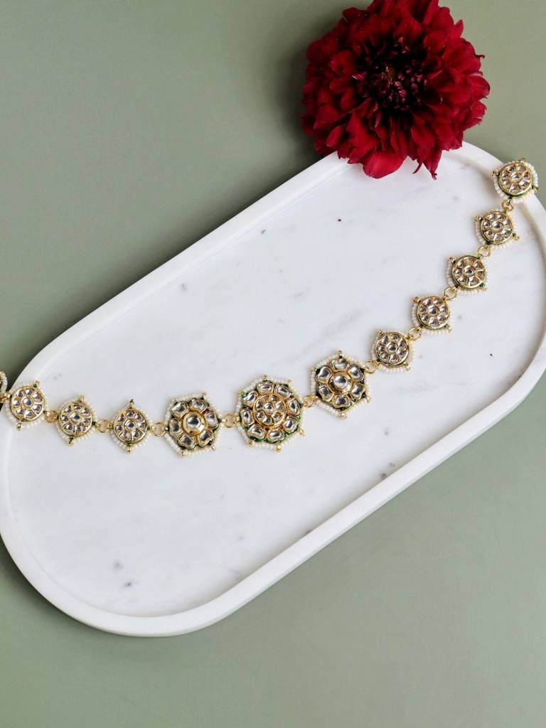 18 Kt Gold & White Kundan Petal Choker Necklace : WFSE97