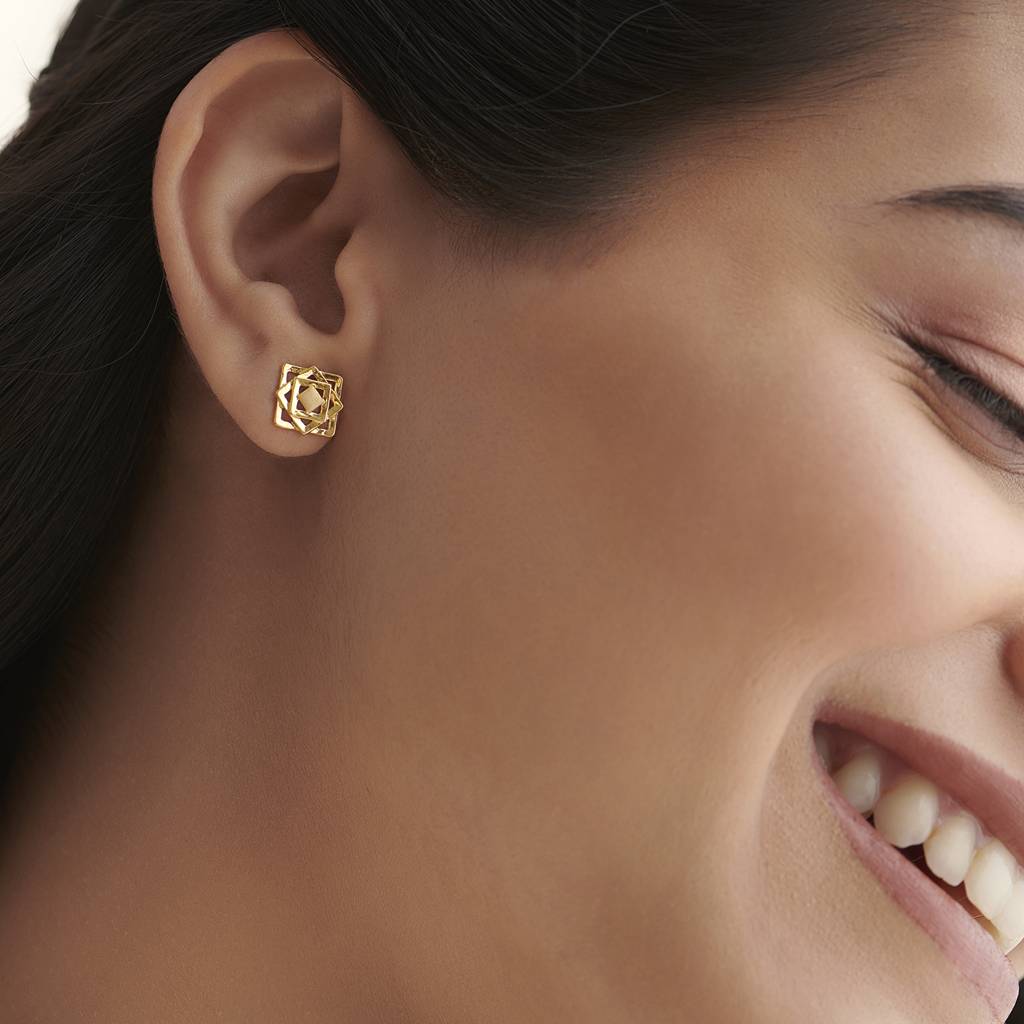 Kisna 14K Yellow Gold Square Fusion Earring : WG10056