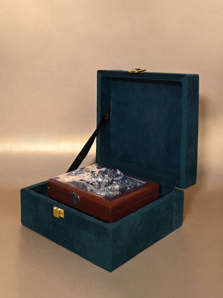999 Silver Krishna Design Dry Fruit Gift Box : WGFT111