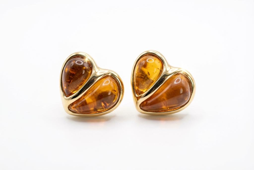 Autumn Hearth, Two-Toned Heart Studs. : YUFSER224