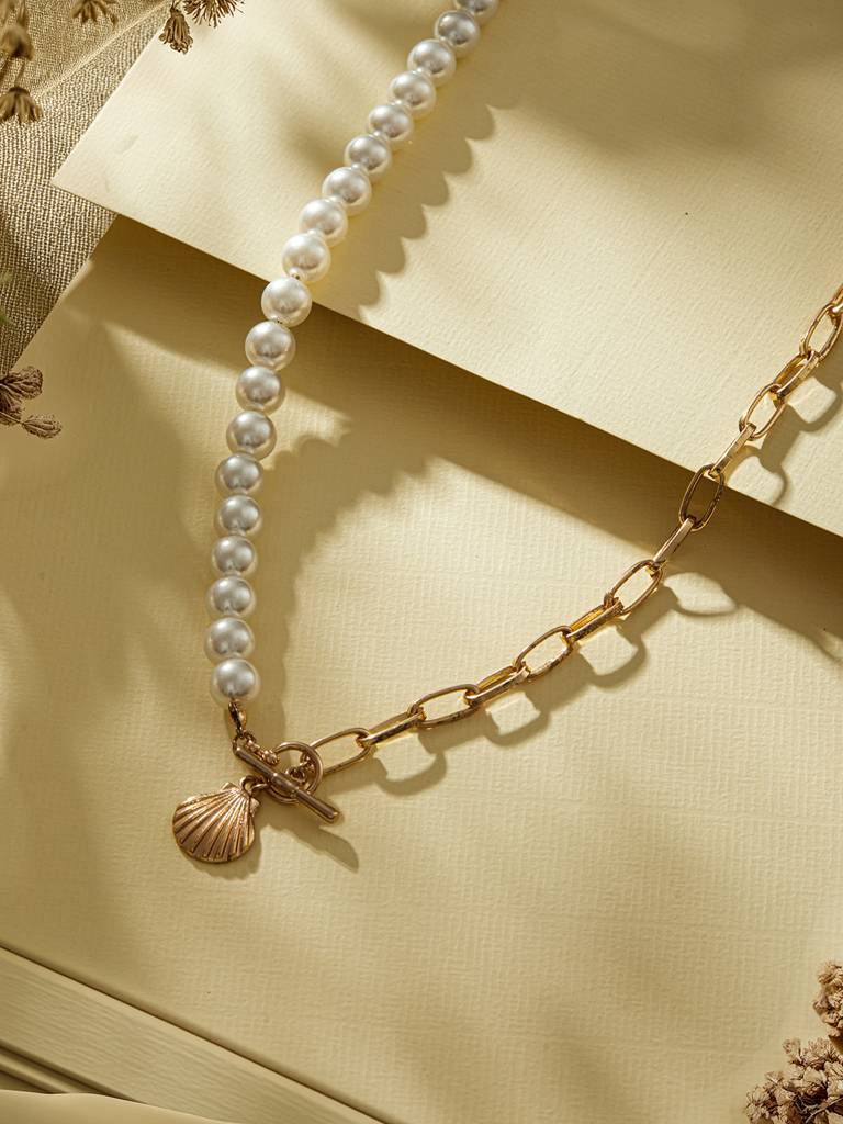 Brass Gold-Plated Pearl Beaded Shell Necklace : WJ-JS24-NL0079