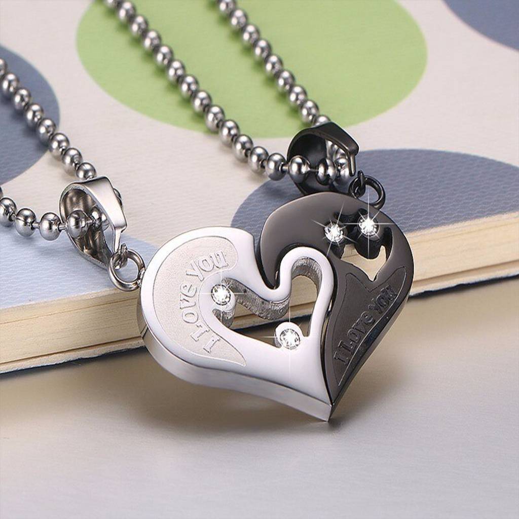 Lover'S Valentine Special Broken Two Half Heart Shape Love Pendant Locket Necklace Chain Jewellery : WJ-JS24-NL0097
