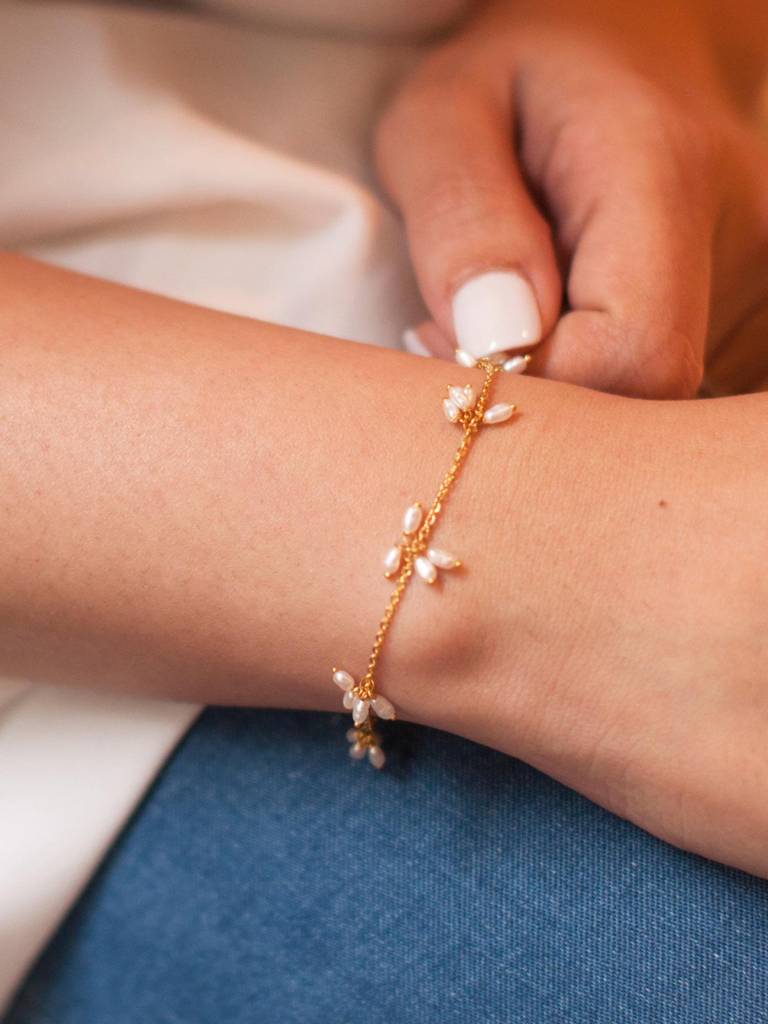 Stac Scattered Pearl Bracelet
