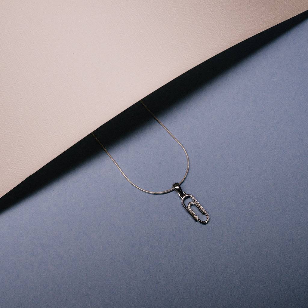 Chic Paperclip Pendant With Chain