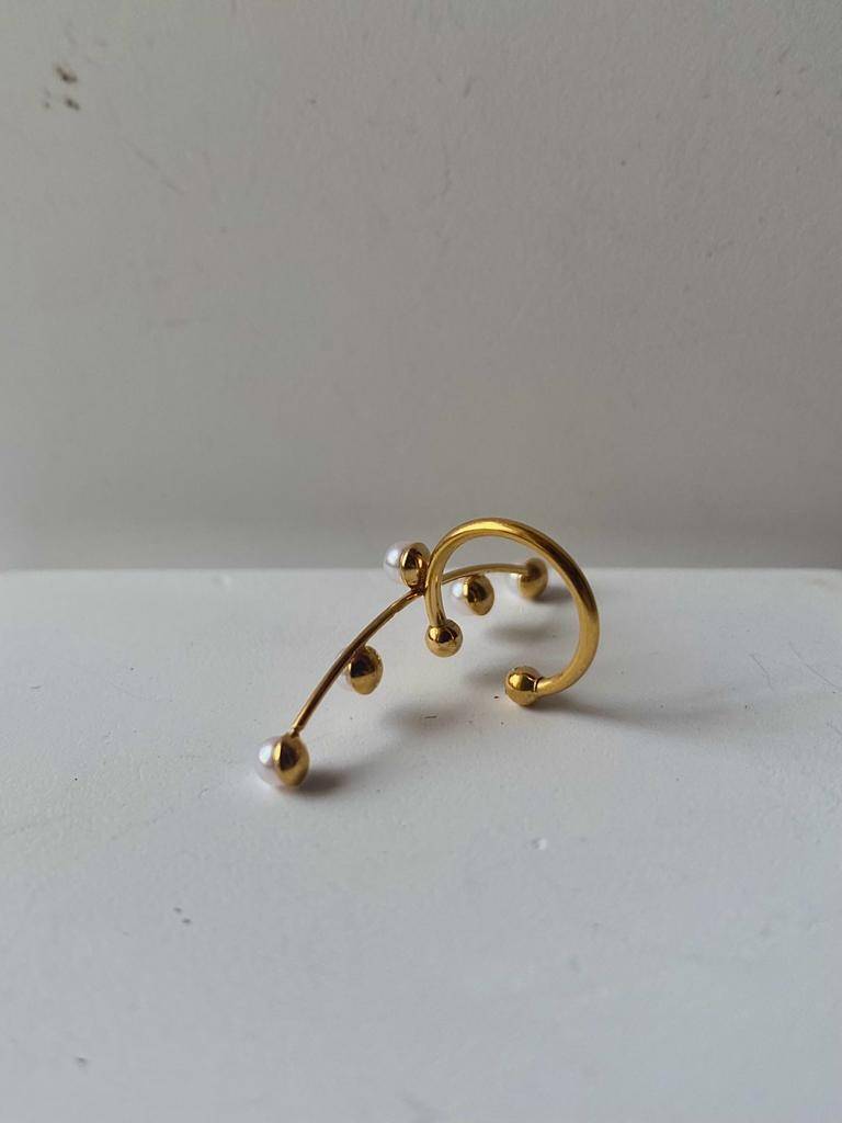 18Kt Gold Plated Waterproof Earcuff, Leo : INLEO-PEARLS