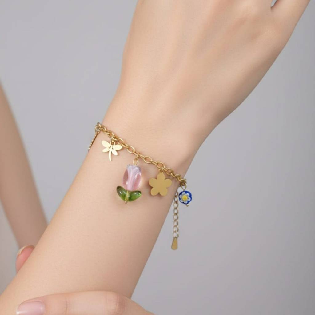18K Gold Plated Floral Charm Bracelet : RJFSBR30