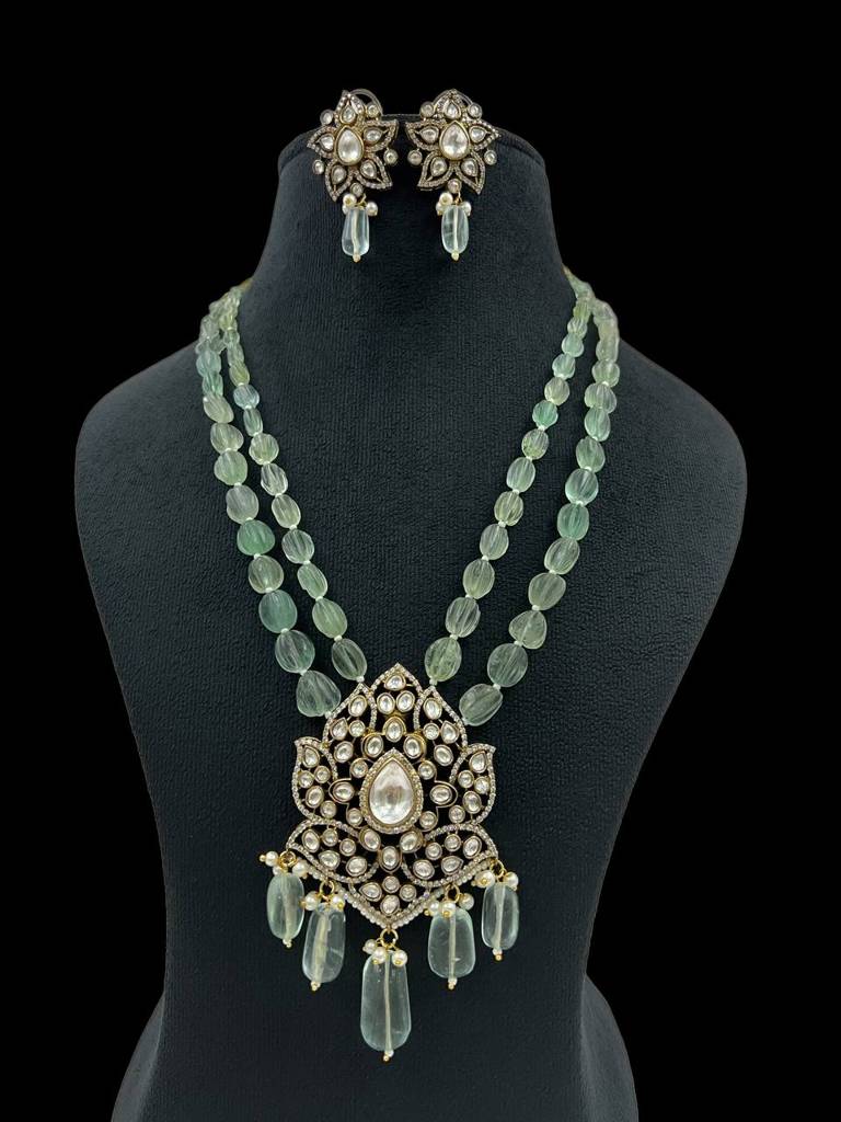 Noor Light Green Victorian Pendent Set : RMQJ0227