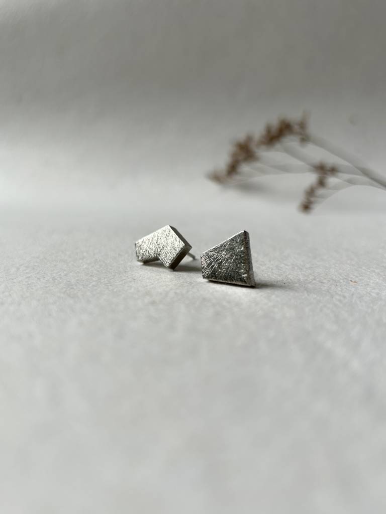 Sakondu Studs : X-E-03S