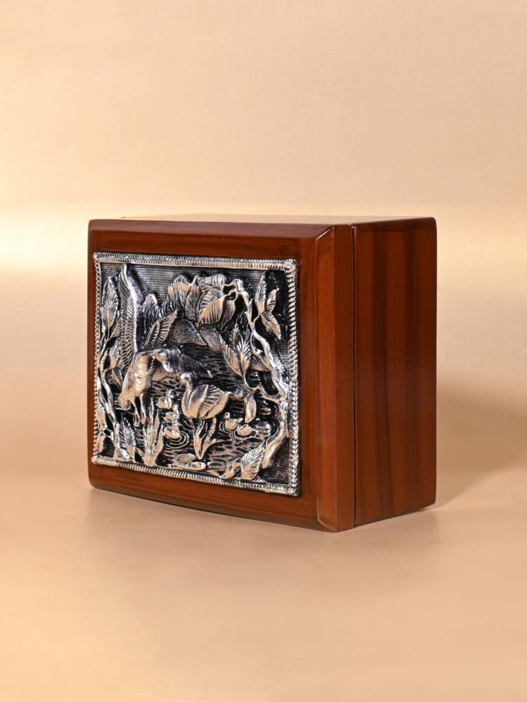 999 Silver Motif Dry Fruits Box : YGFT121