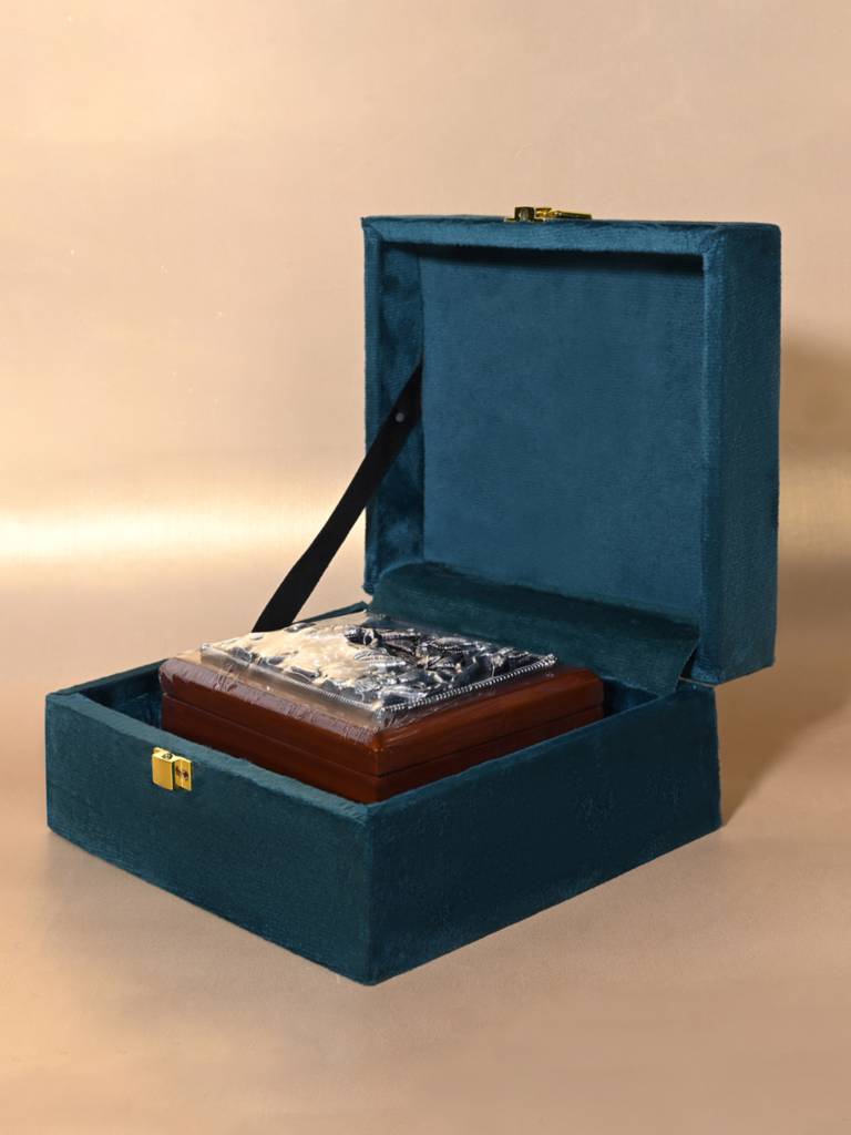 999 Silver Motif Dry Fruits Box : YGFT121