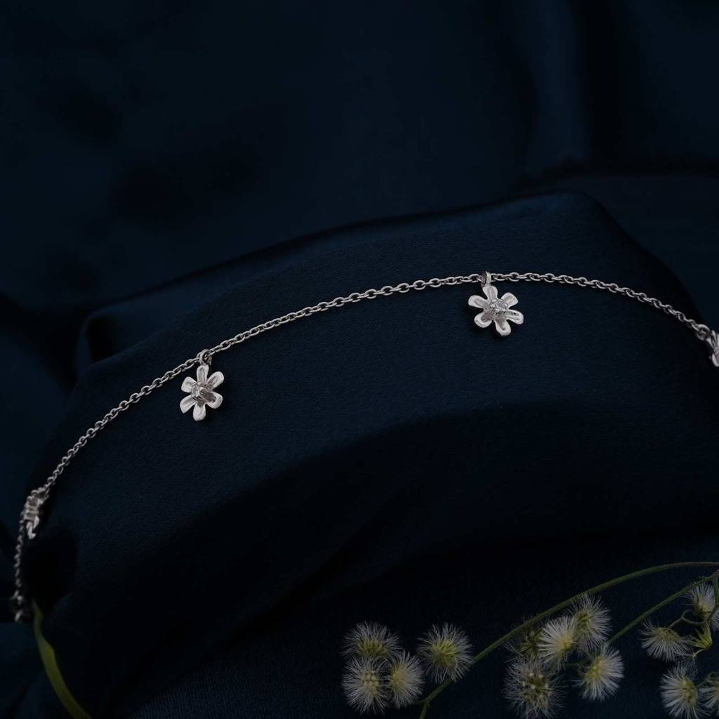 Silver Flowers Charm Anklet : ZLA-1005