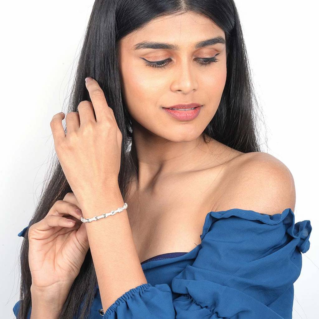 Silver Cluster Diamond Studded Bracelet : ZLBR-1001