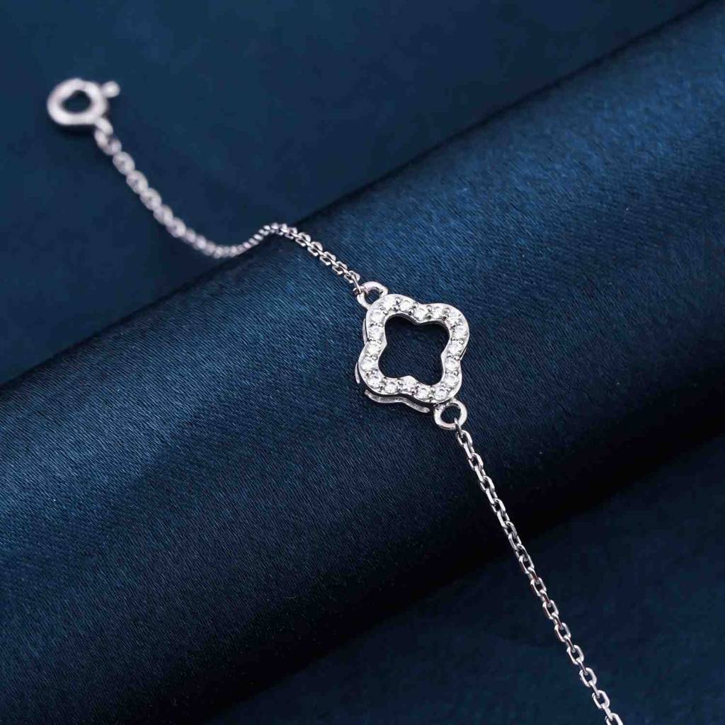 Silver Dainty Clover Chain Bracelet : ZLBR-1045