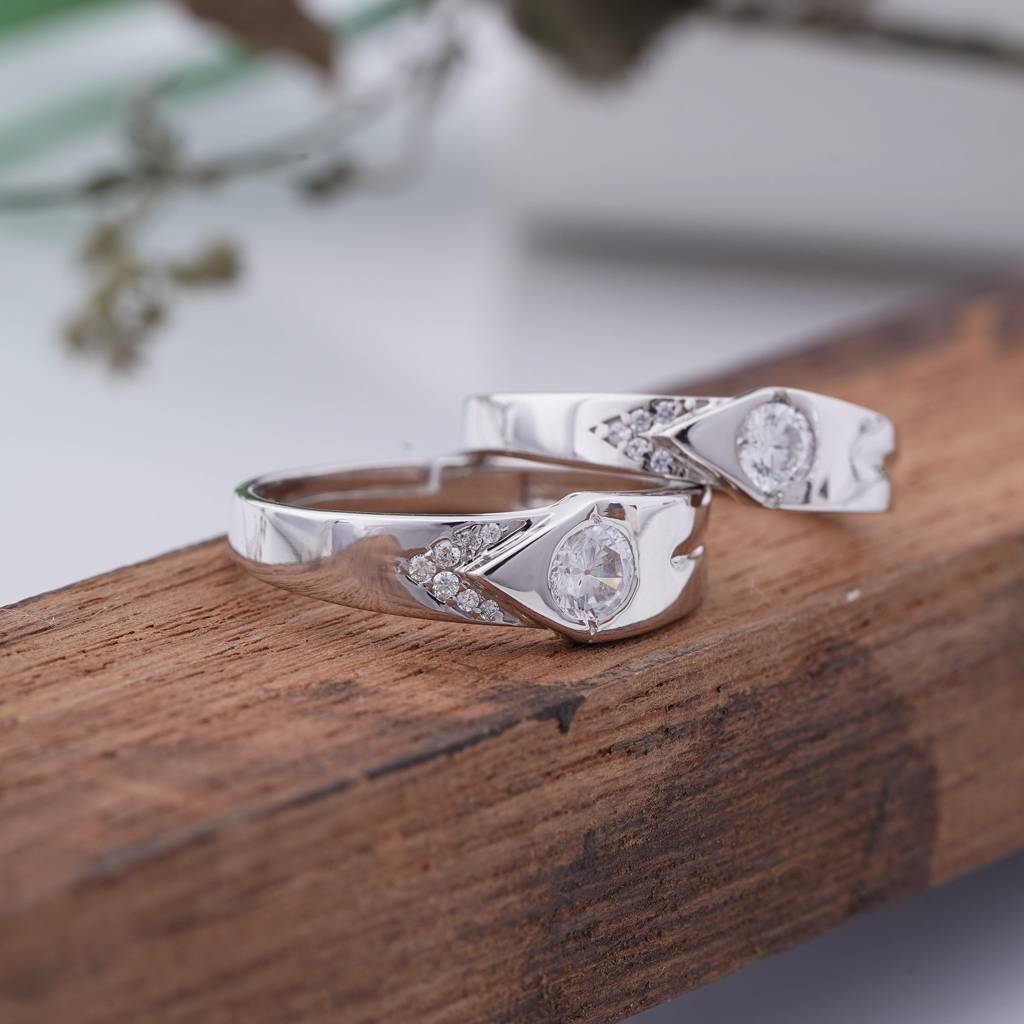 Silver Love Unfolds Couples Bands : ZLCPLR-1003