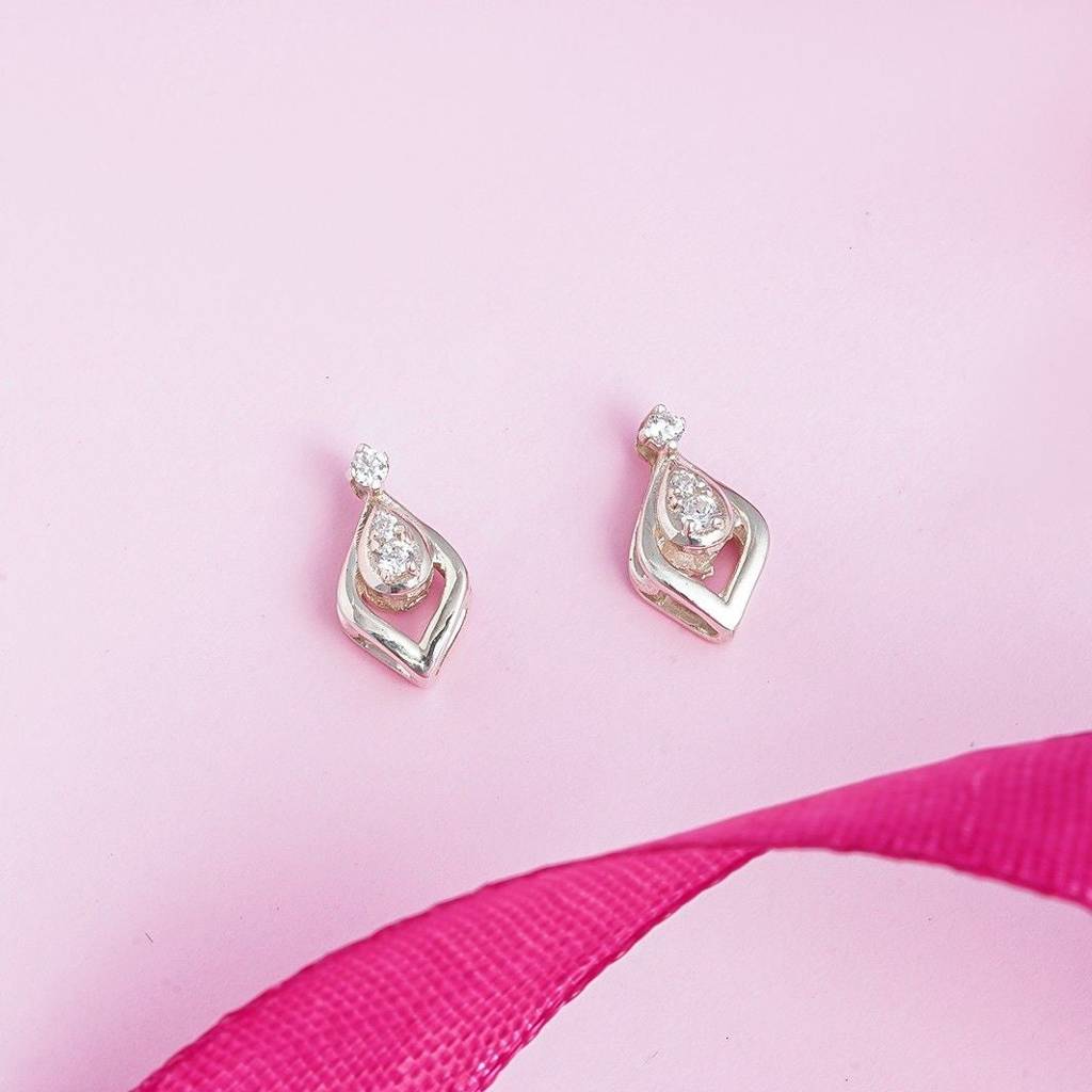Silver Spear Stud Earrings : ZLE-1018