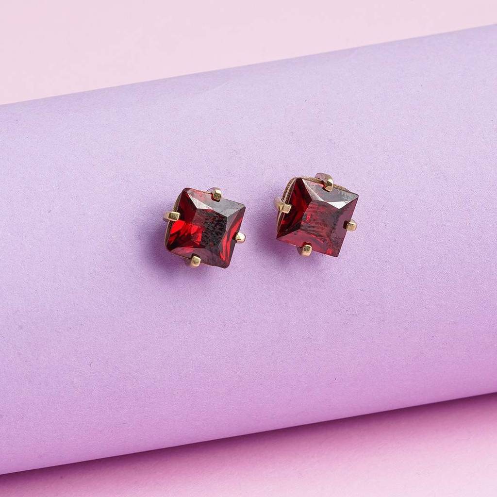 Golden Seeking Solace Stud Earrings : ZLE-1026