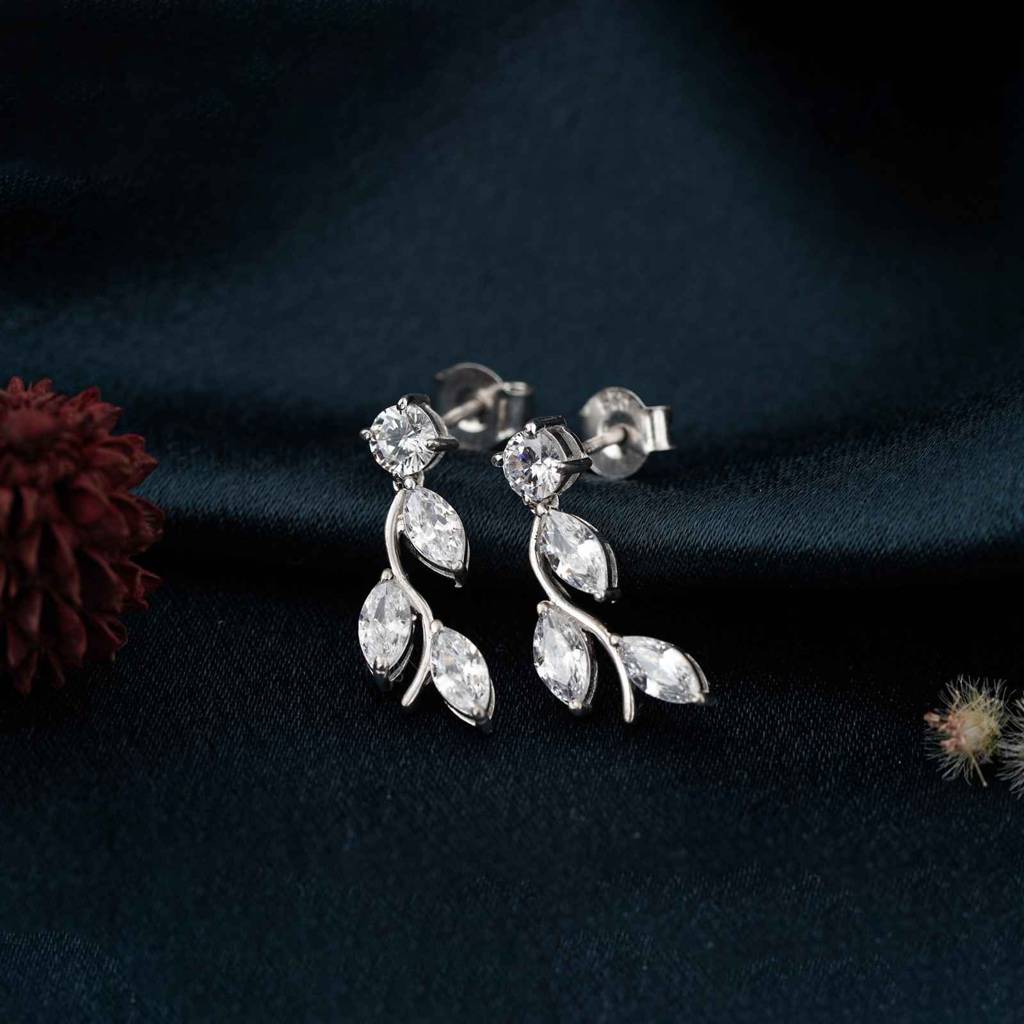 Silver Lush Leafy Stud Earrings : ZLE-1084