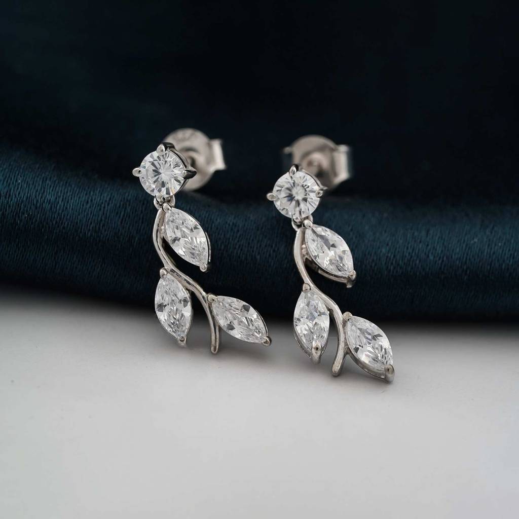 Silver Lush Leafy Stud Earrings : ZLE-1084