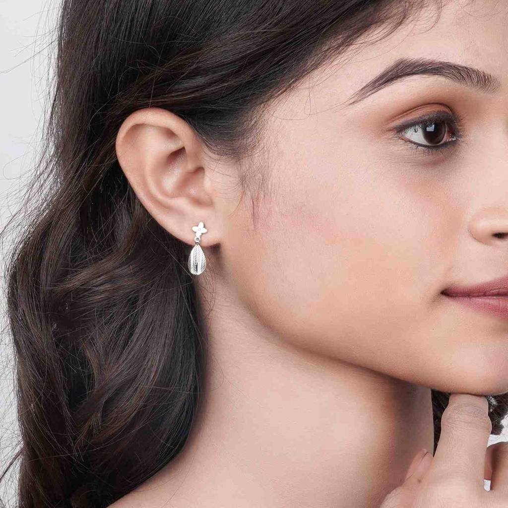 Silver Leafy Hazel Earrings : ZLE-1119