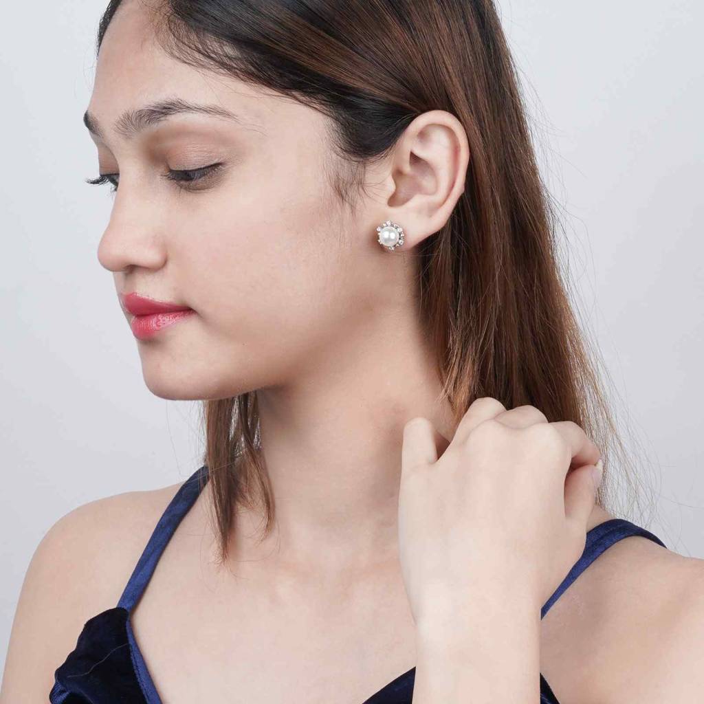 Silver Pearl Petal Earrings : ZLE-1123