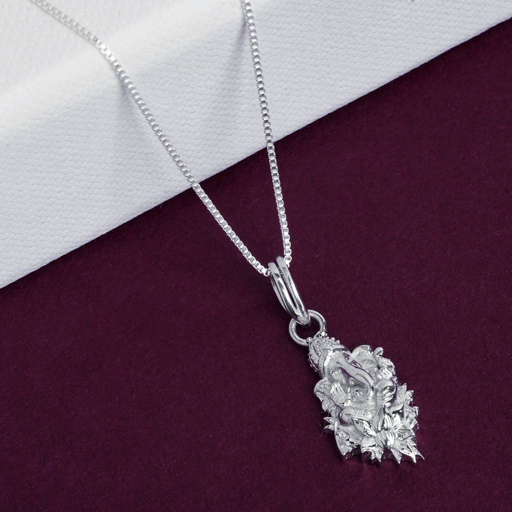 Silver Lord Ganesha Pendant For Blessing : ZLGDP-1013