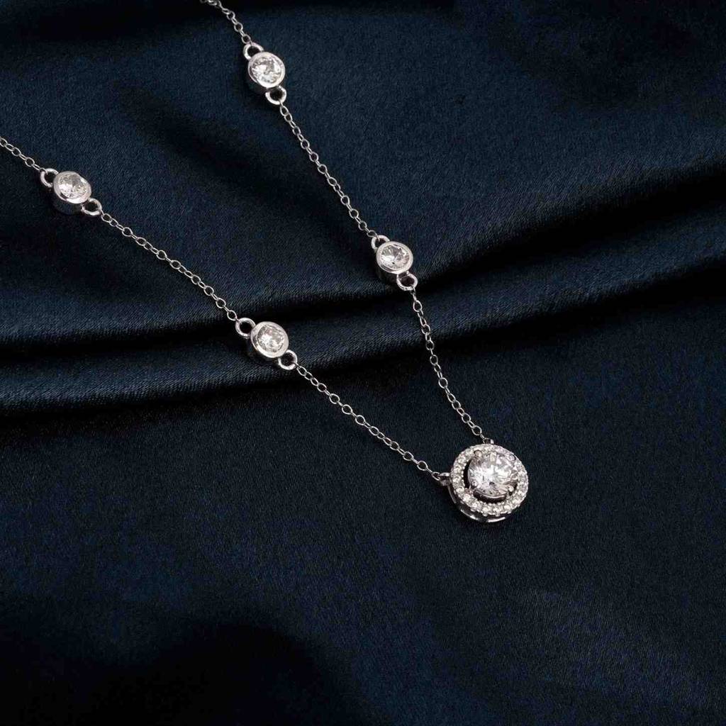 Silver Queens Charm Necklace : ZLNKL-1032