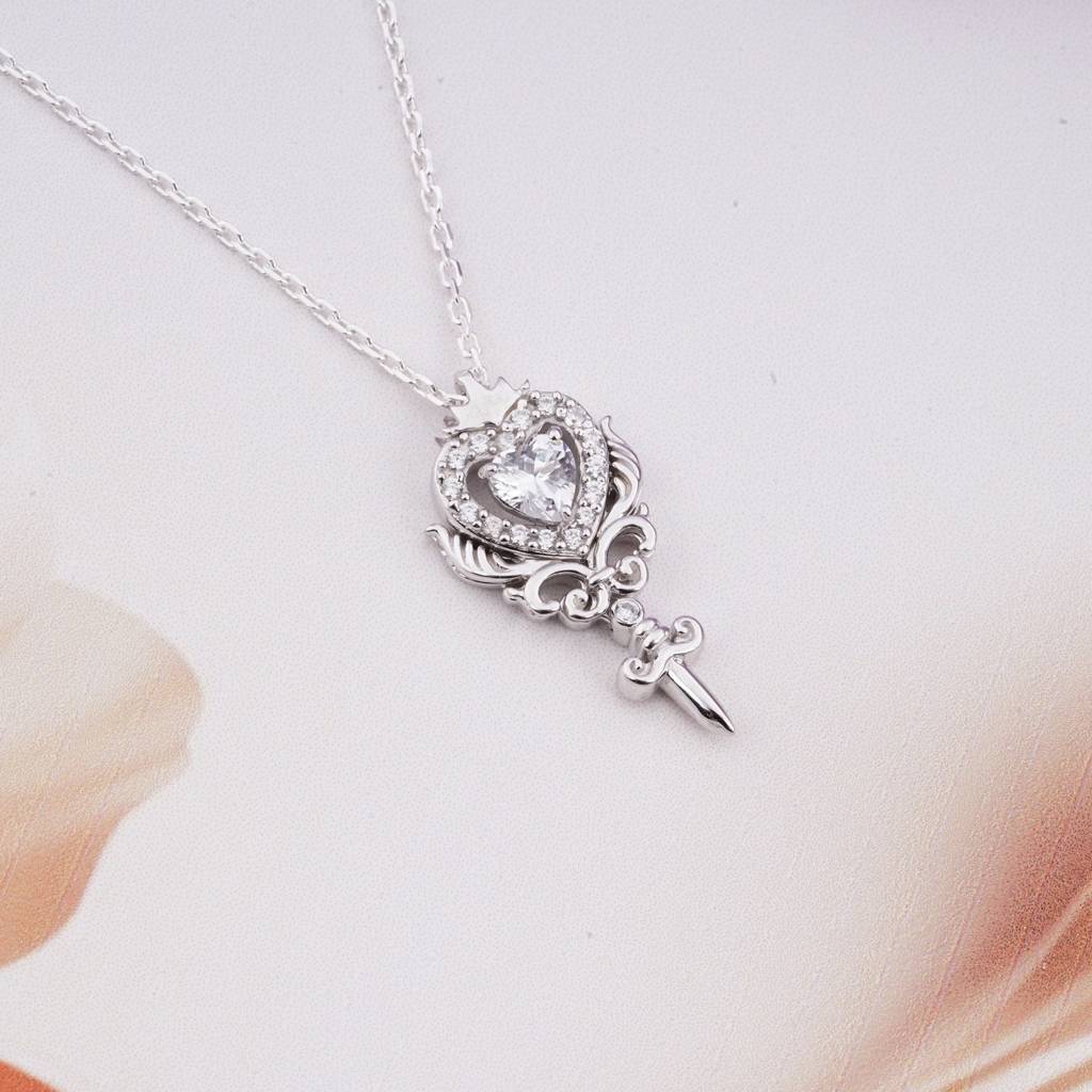 Silver Round Heart Weapon Pendant : ZLP-1041