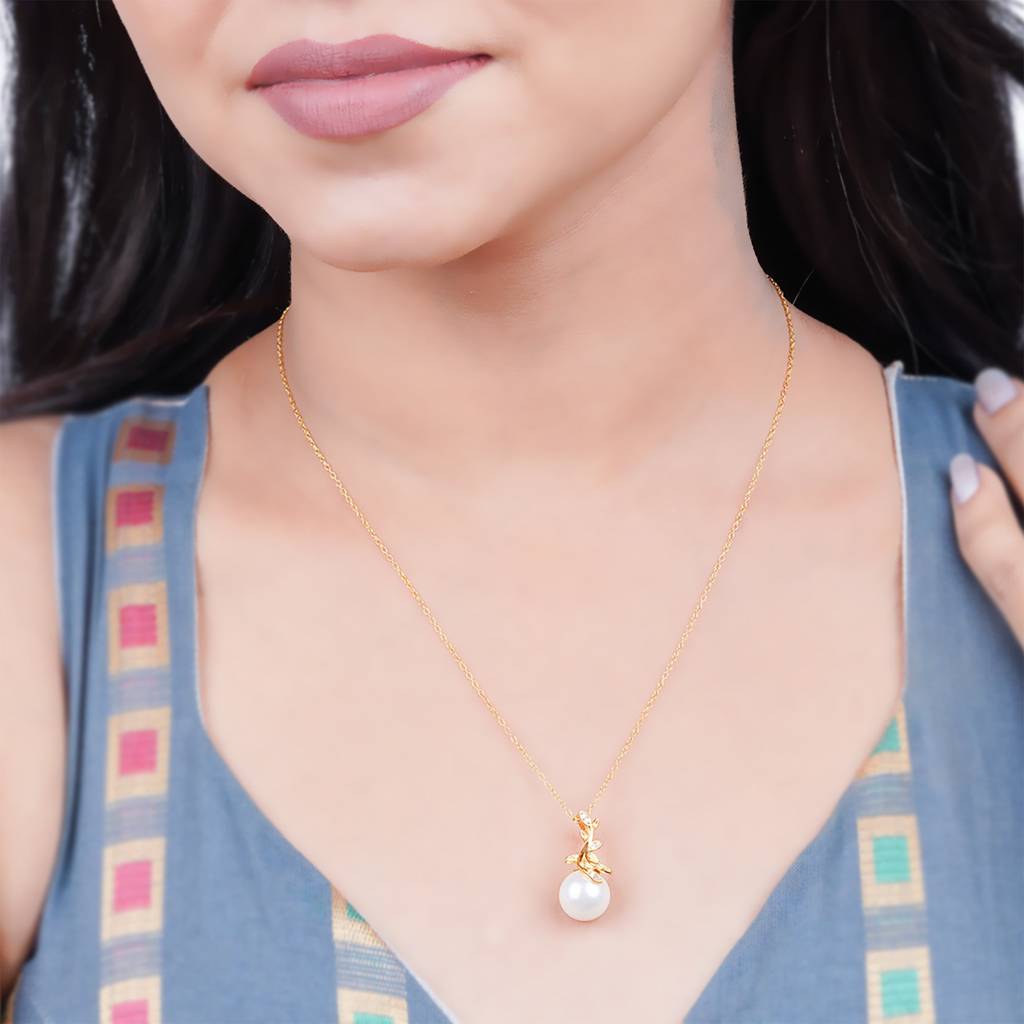 Golden Freshwater Cultured Pearl And Diamond Drop Pendant : ZLP-1046Y