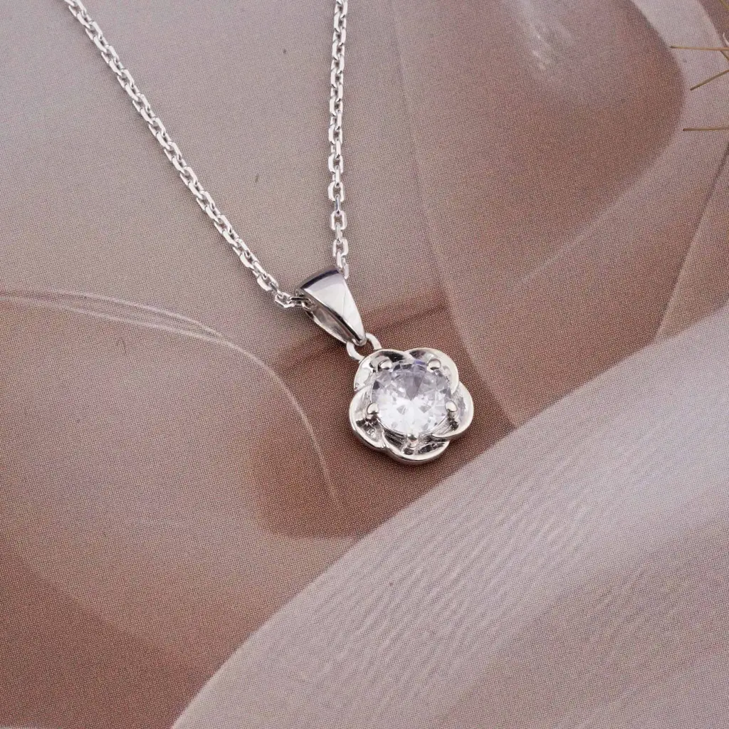 Silver Floral Flower Solitaire Pendant : ZLP-1047