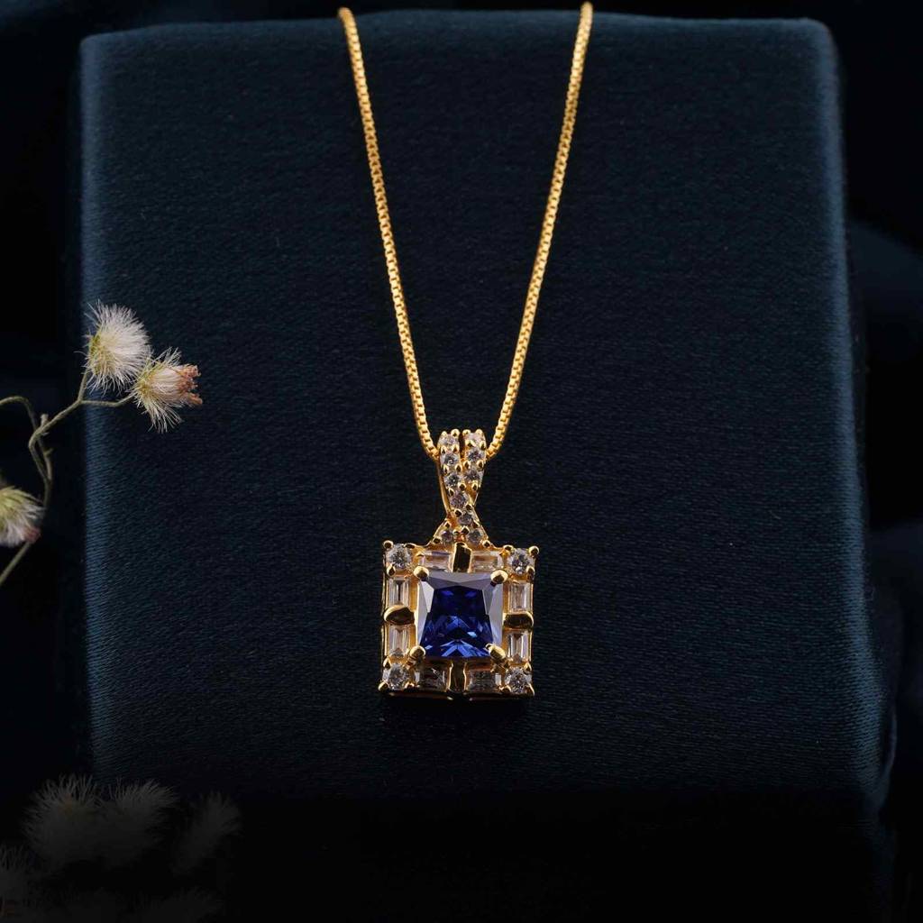 Golden Square Vintage Princess Pendant : ZLP-1050Y
