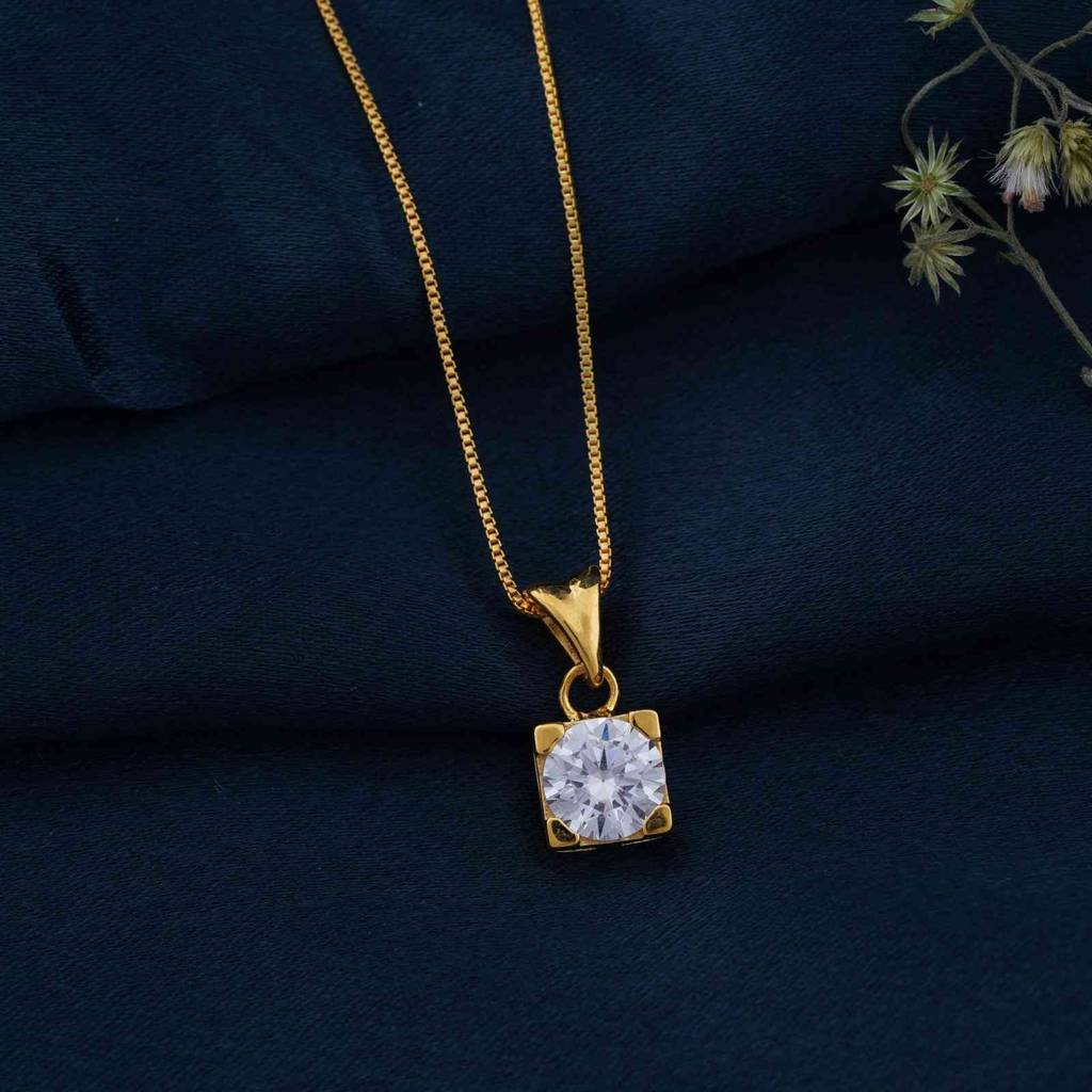 Golden Classy Solitaire Pendant : ZLP-1052Y
