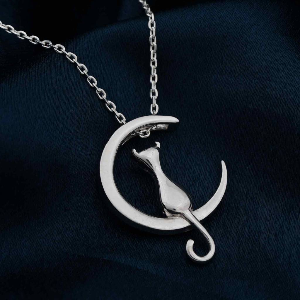 Silver Dreamy Moon Cat Pendant : ZLP-1053