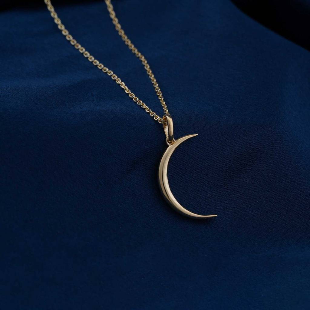Golden Stunning Moon Pendant : ZLP-1056Y