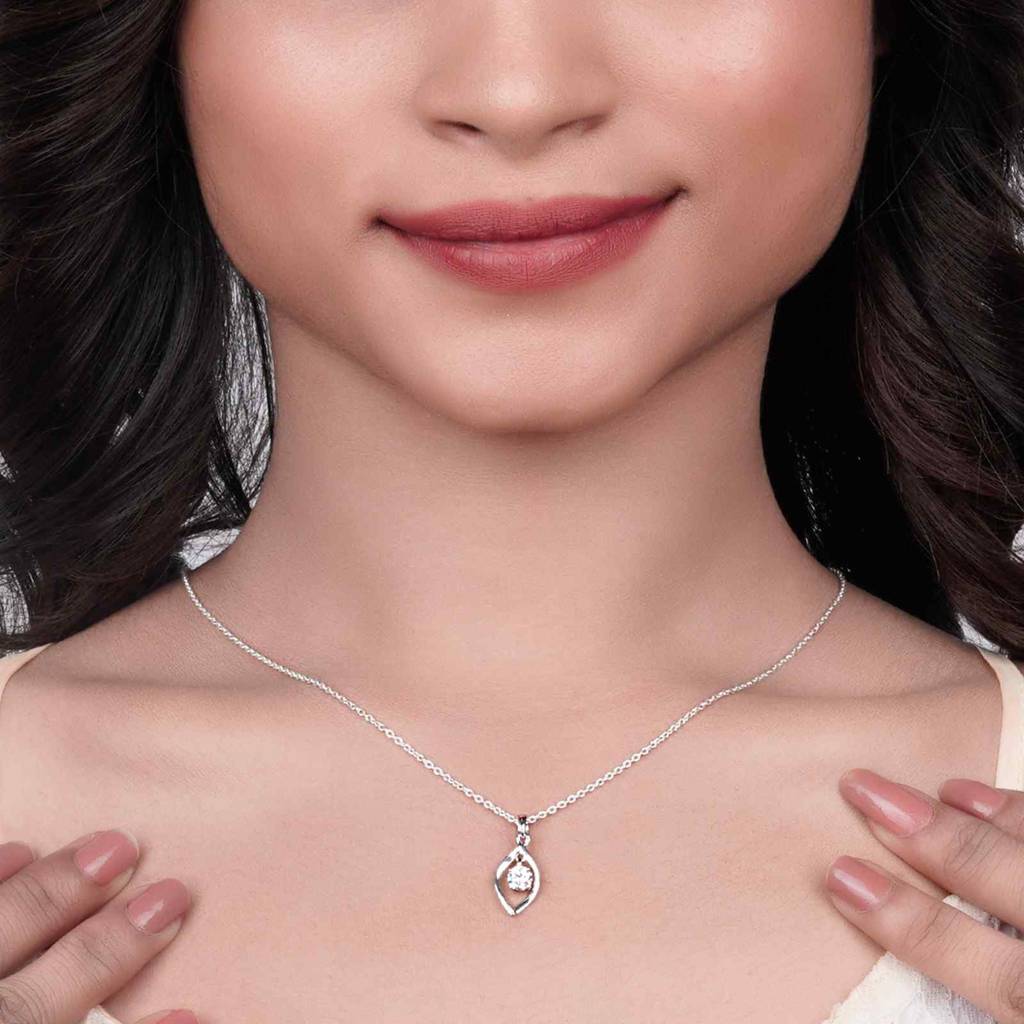 Silver Queen Pendant : ZLP-1084