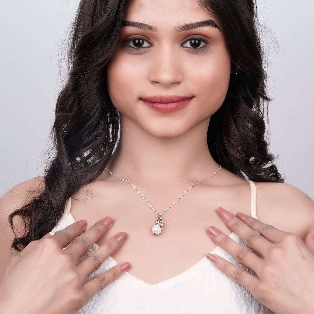 Silver Cultured Freshwater Pearl Floral Pendant : ZLP-1073