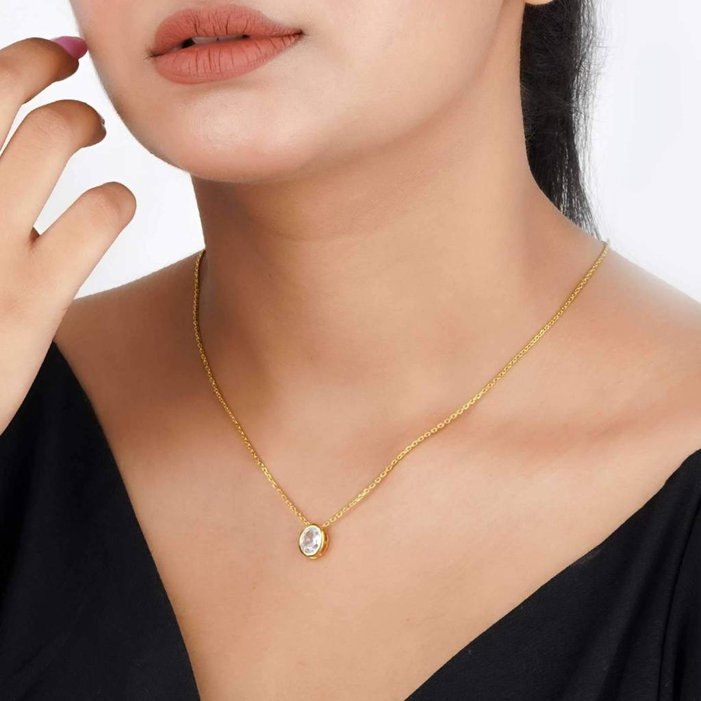 Golden Oval Classic Solitaire Bezel Pendant : ZLP-1114Y