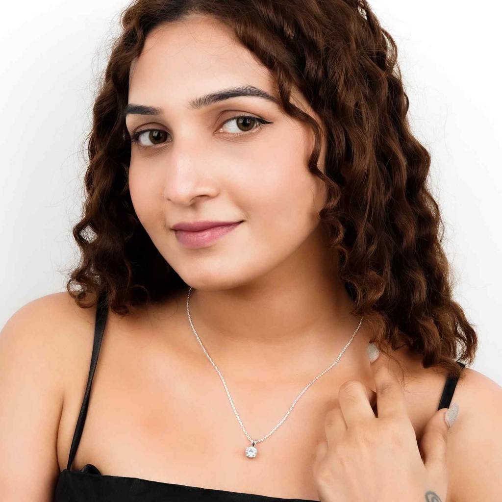 Silver Round Classic Pendant With Chain : ZLP-1115