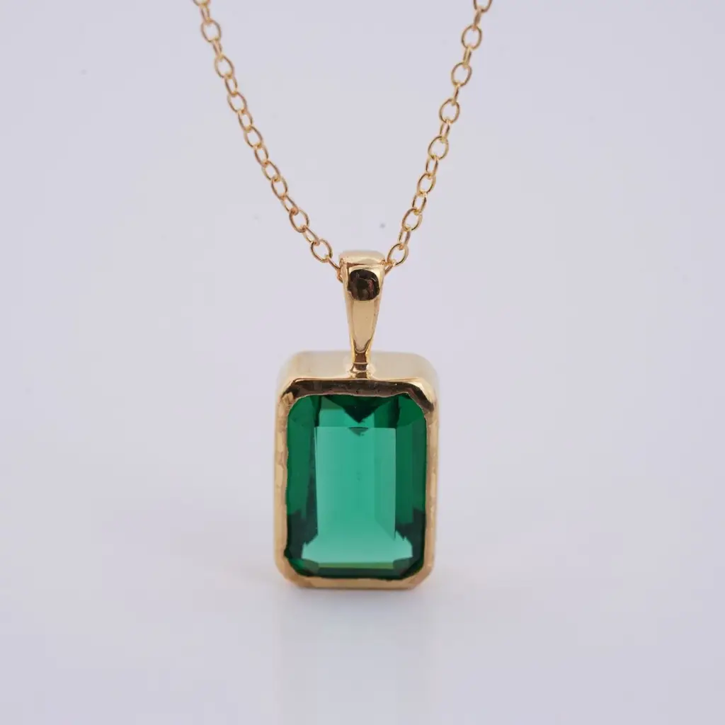 Golden Evergreen Solitaire Pendant : ZLP-1118