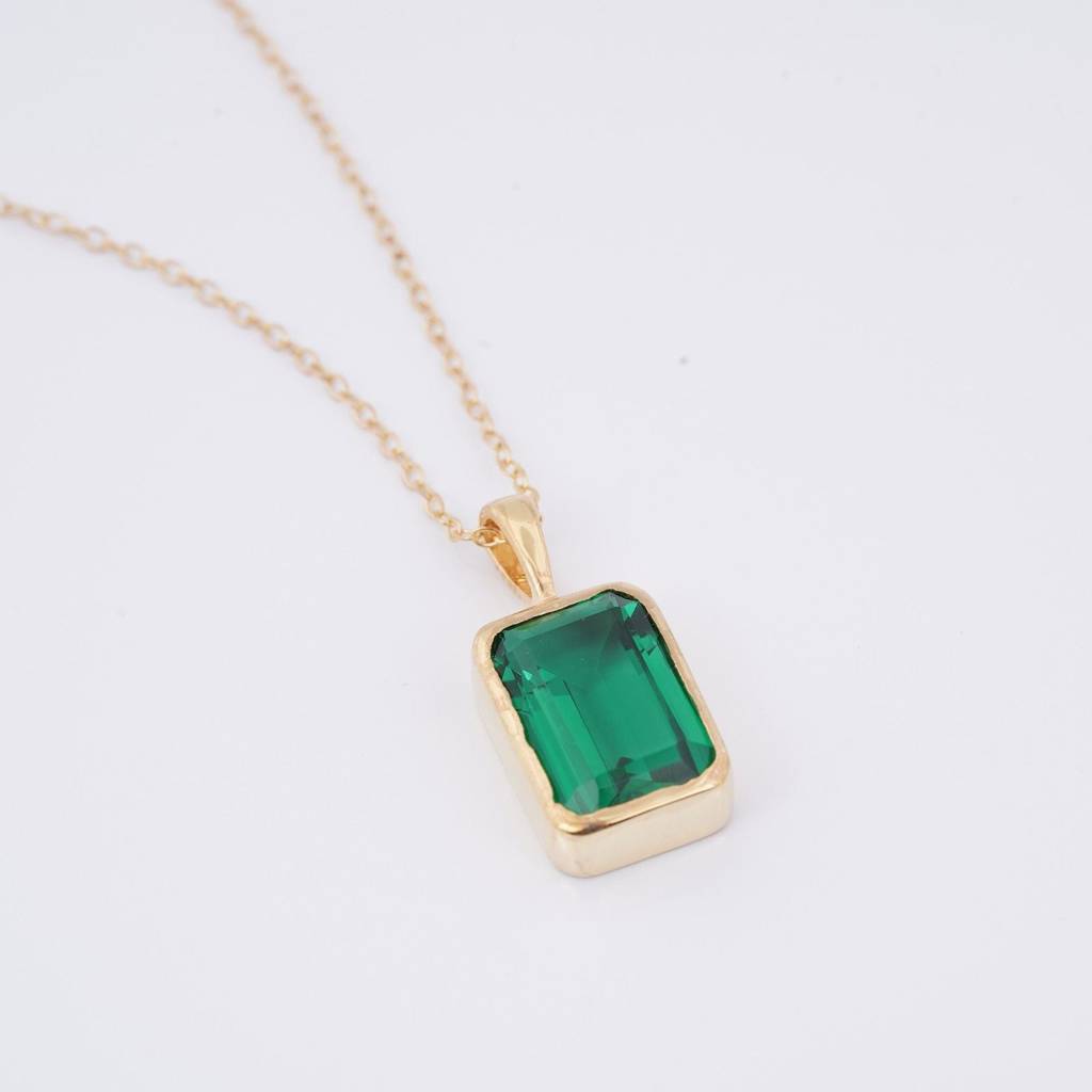 Golden Evergreen Solitaire Pendant : ZLP-1118