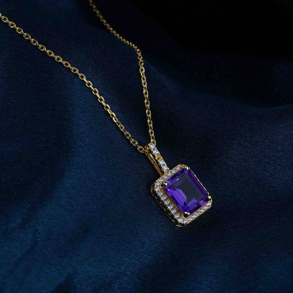Golden Midnight Blue Sapphire Pendant : ZLP-1134Y