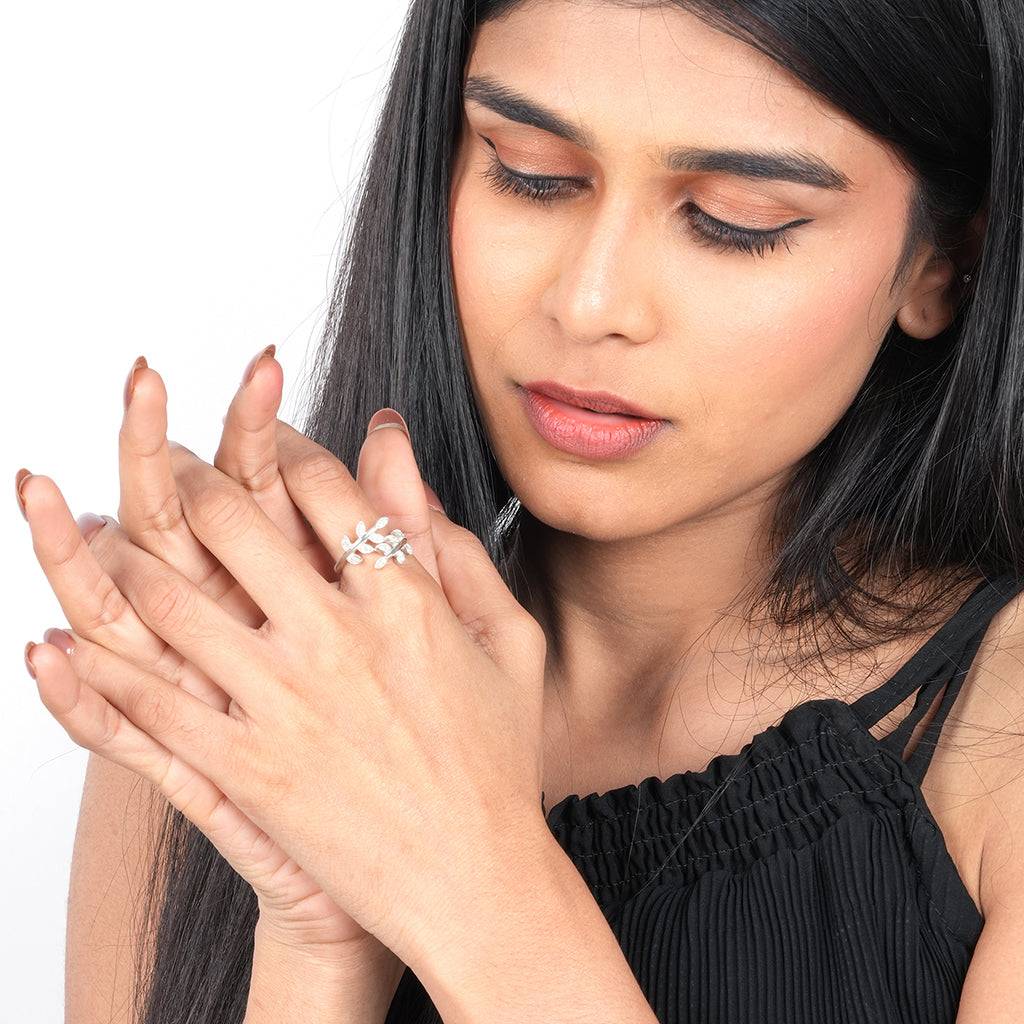 Silver Leaf Design Fancy Womenã¢Â¬Â¢S Ring : ZLR-1003