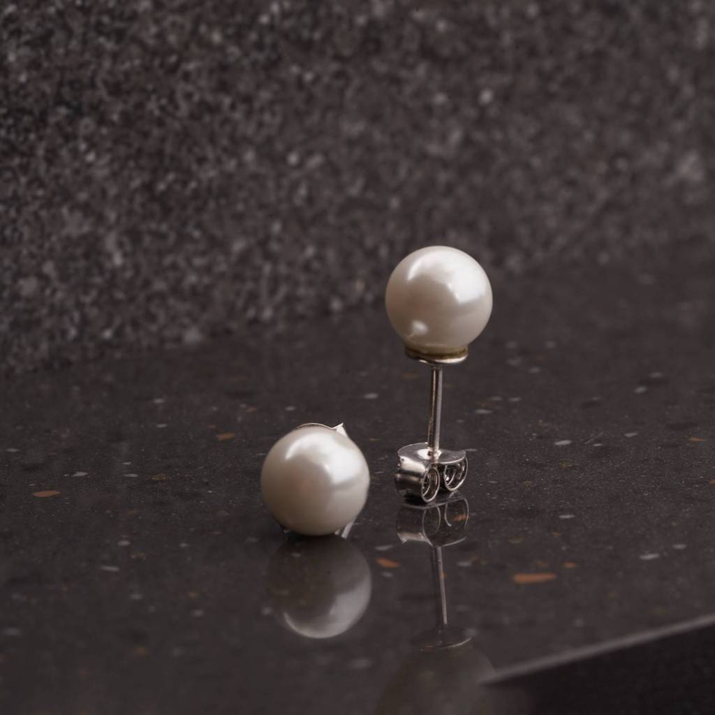 Silver Pearl Moon Stud Earrings : ZLSTD-1012