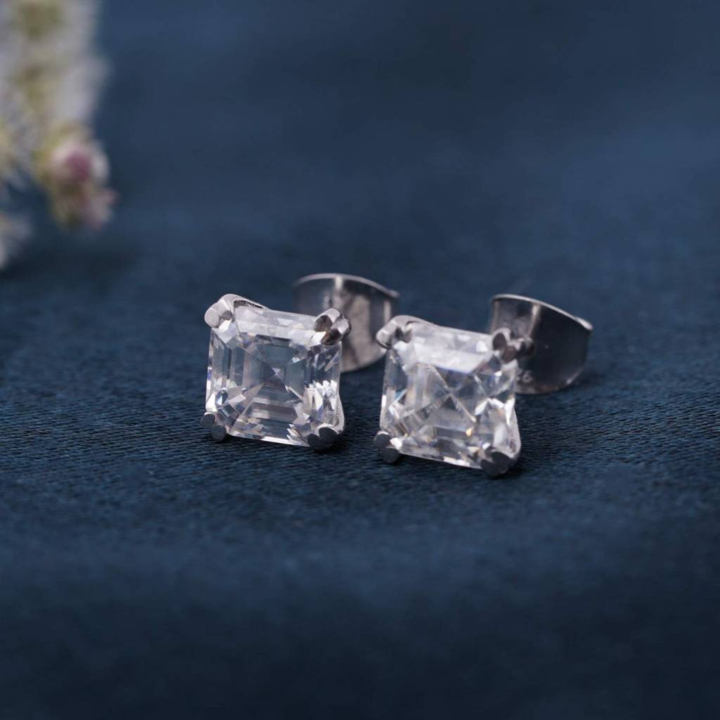 Silver Daily Wear Stud Earrings : ZLSTD-1037