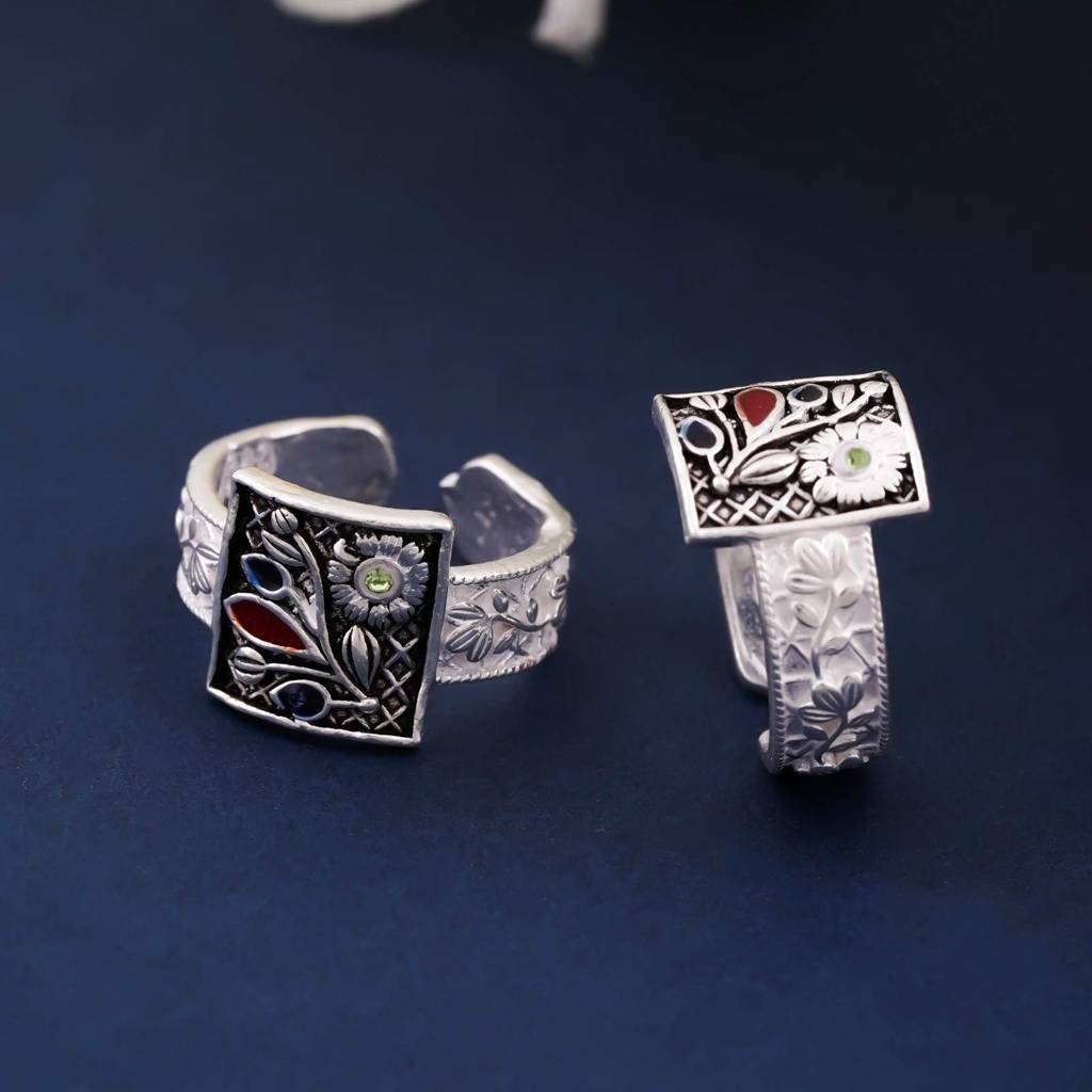 Silver Fancy Flowers Design Toe Rings : ZLTR-019