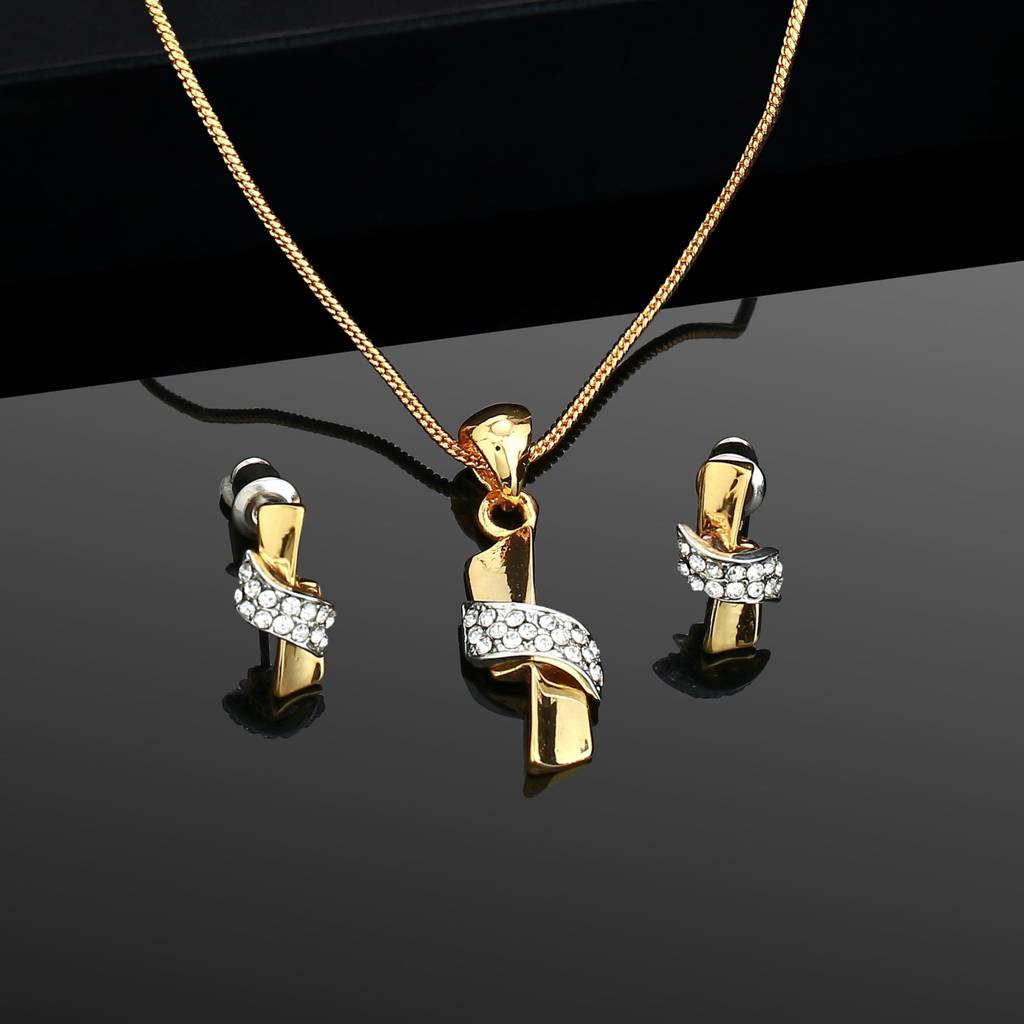 Estele Gold & Rhodium Plated Beautiful Pendant Set With Crystals For Women : 5942NKER