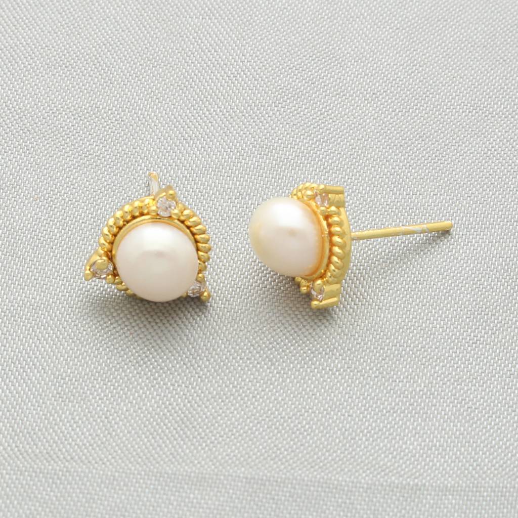 Babita Pearl Earrings : JPMAR-24-021