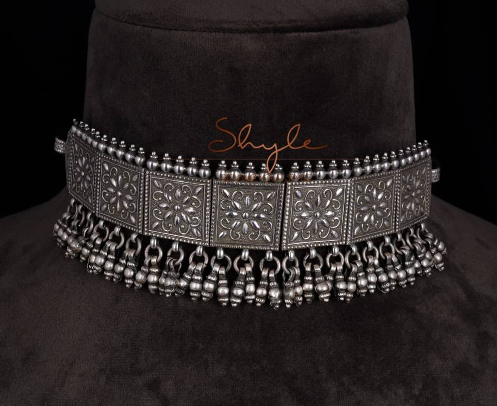 Tattva Intricate Ghughri Choker : SN189-1