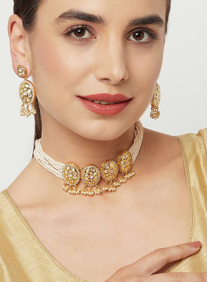 Faux Kundan And Pearls Embellished Gold Plated Traditional Jewellery Set : 8905124457117