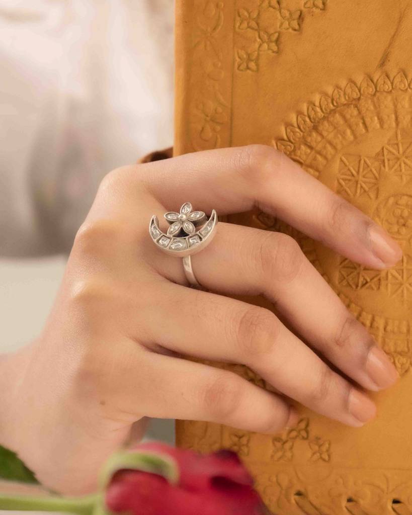 Essence Kundan Chaand Phool Timeless Ring : SR1026-G-1